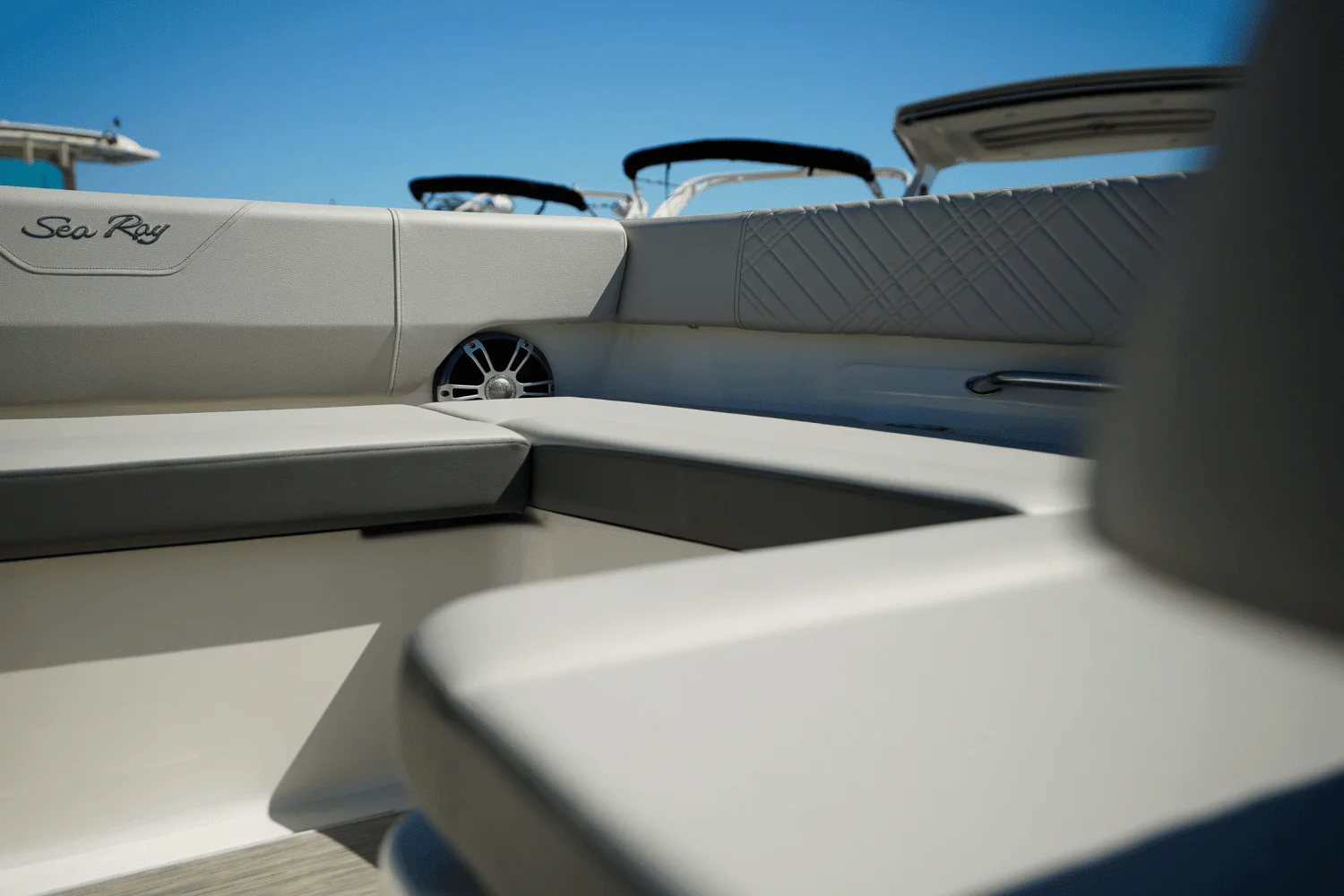 2025 Sea Ray SDX 270 Outboard Image Thumbnail #37