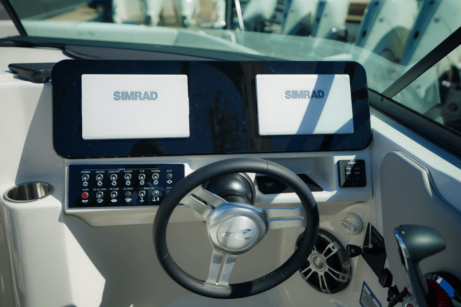 2025 Sea Ray SDX 270 Outboard Image Thumbnail #26
