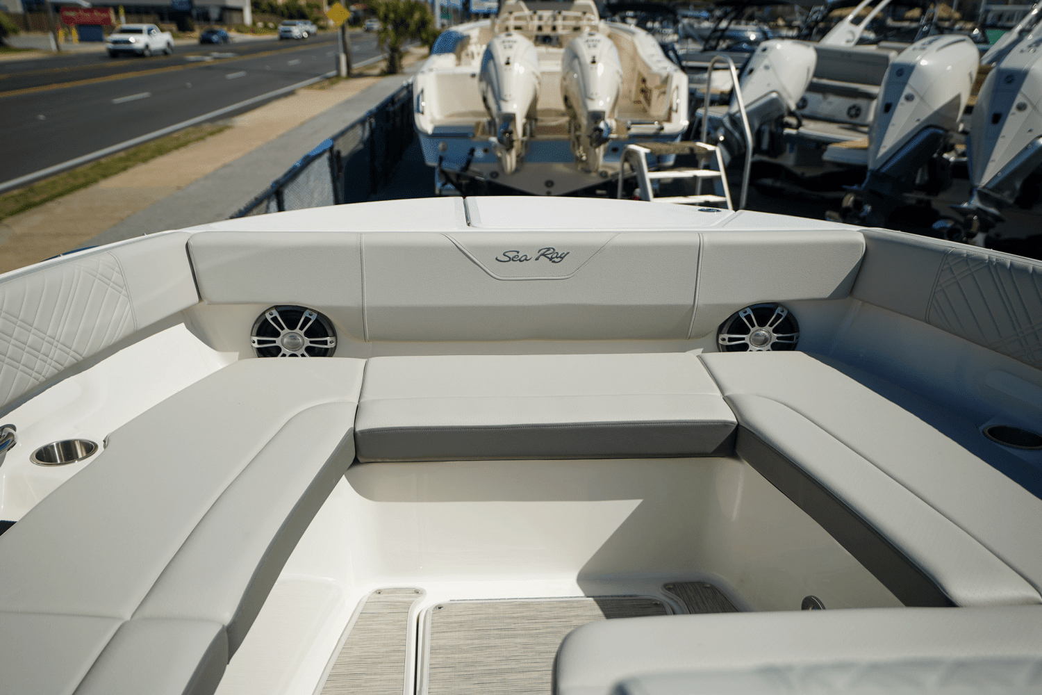 2025 Sea Ray SDX 270 Outboard Image Thumbnail #34