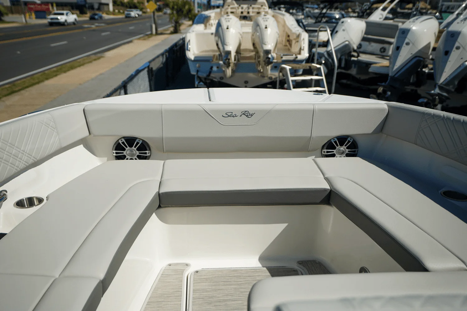 2025 Sea Ray SDX 270 Outboard Image Thumbnail #34