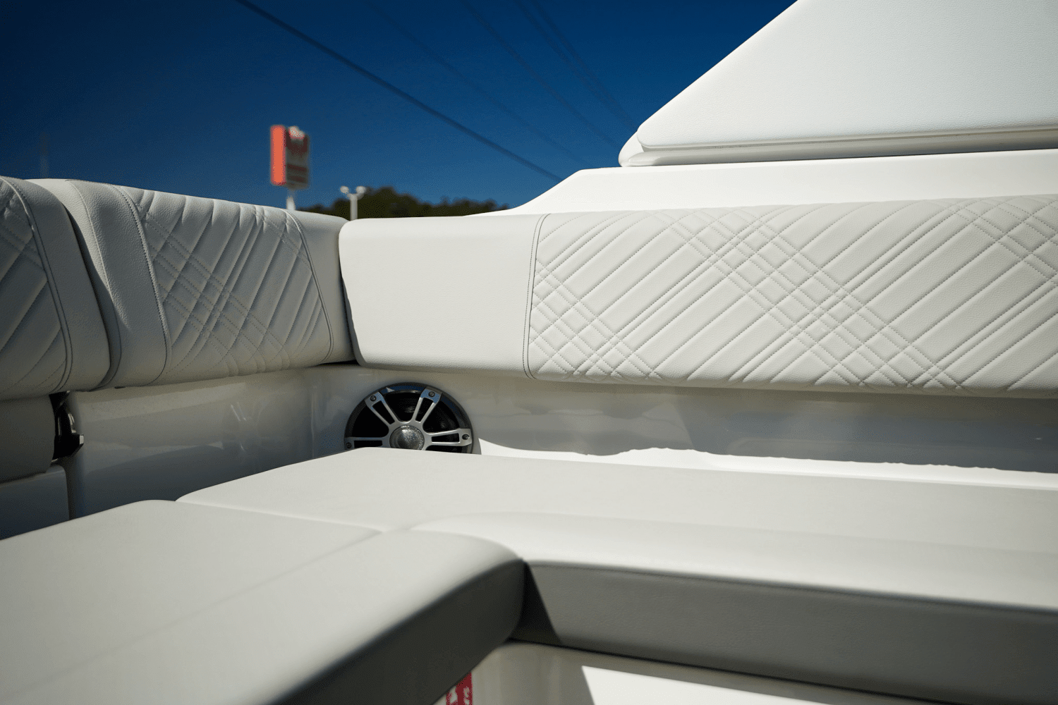 2025 Sea Ray SDX 270 Outboard Image Thumbnail #14