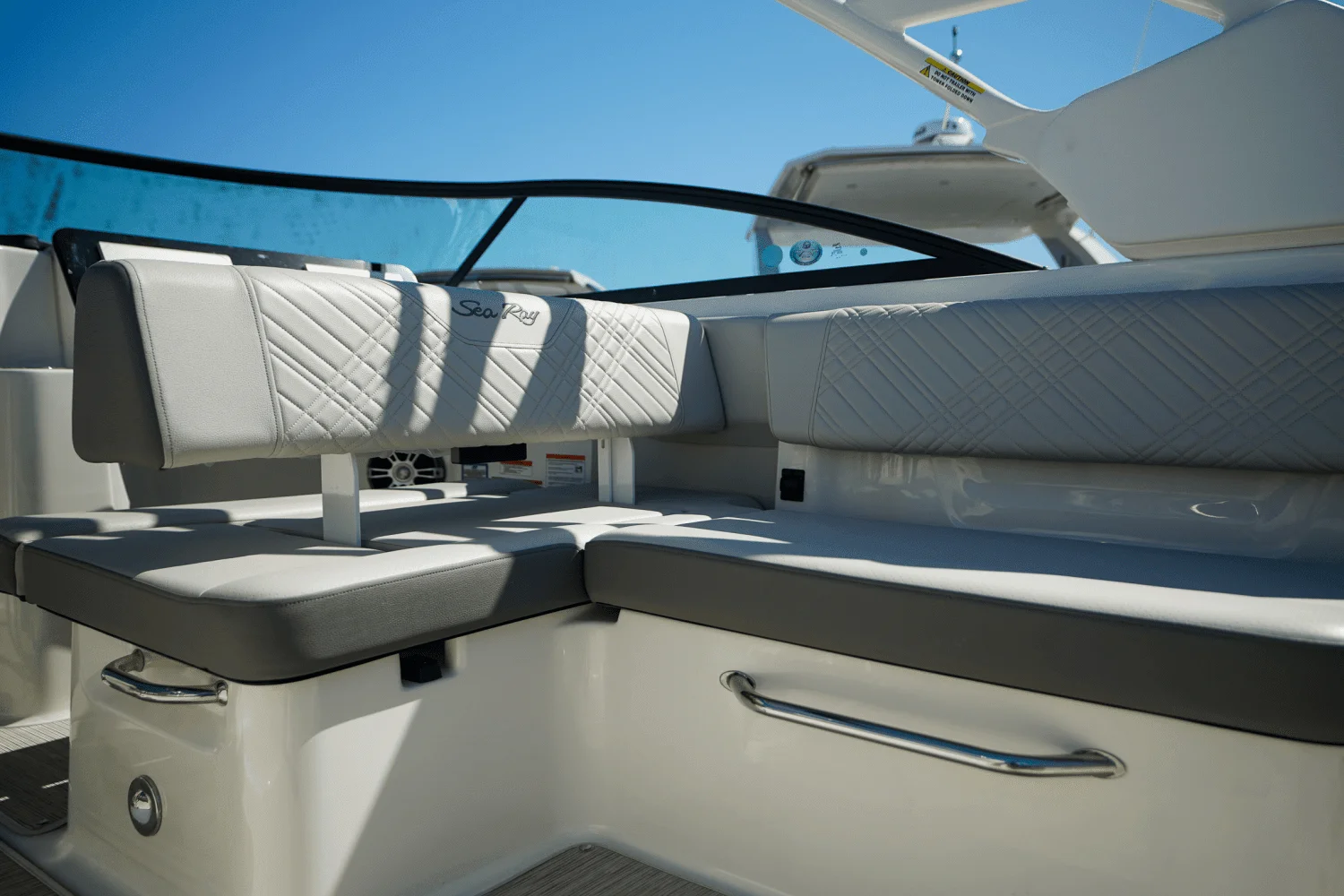 2025 Sea Ray SDX 270 Outboard Image Thumbnail #21