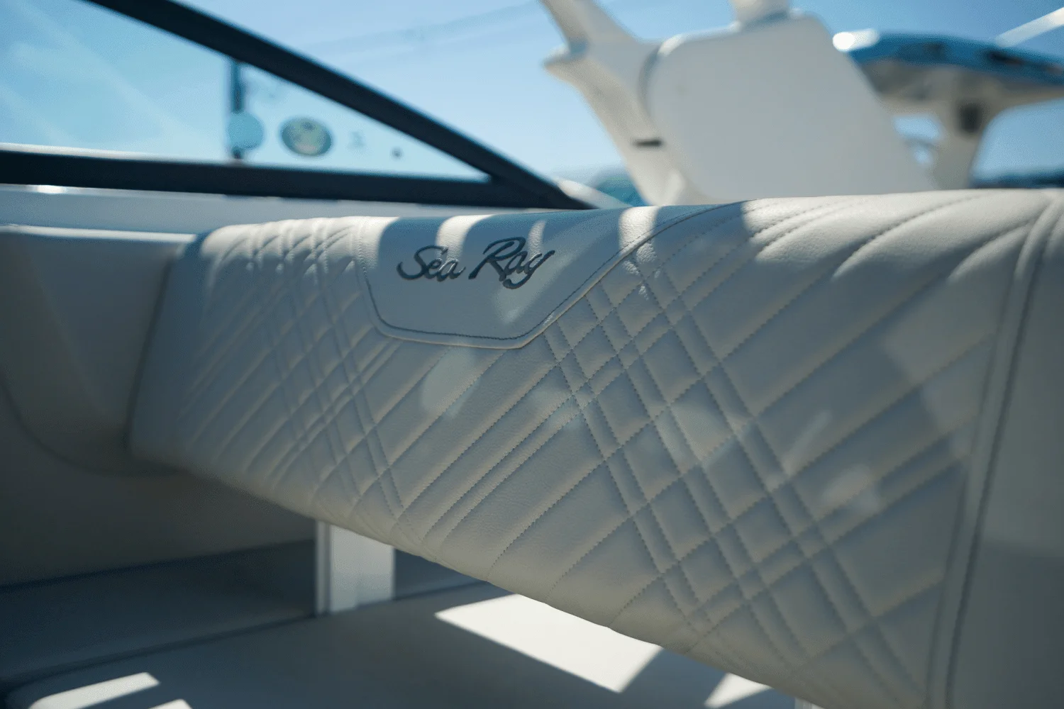 2025 Sea Ray SDX 270 Outboard Image Thumbnail #31