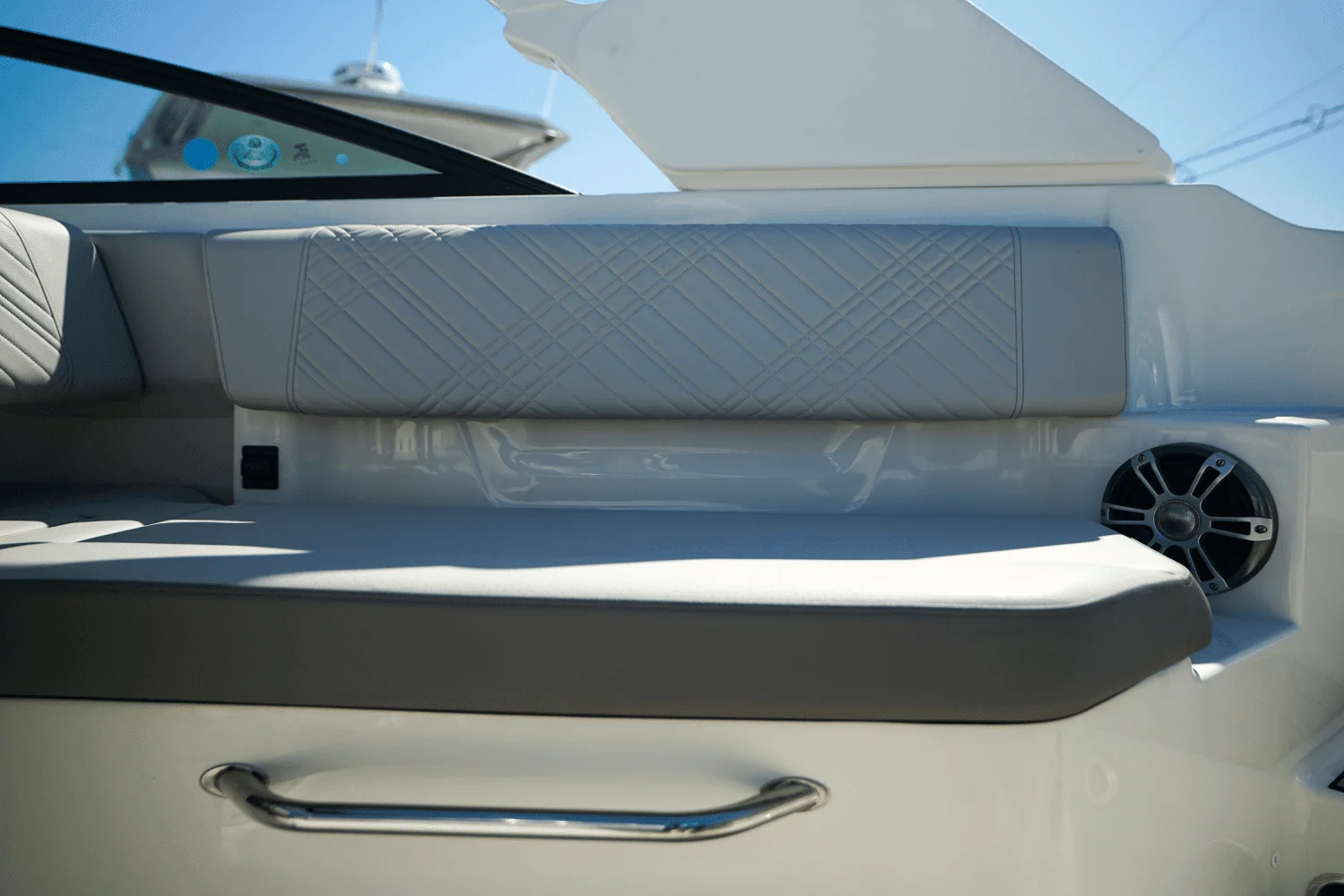 2025 Sea Ray SDX 270 Outboard Image Thumbnail #24