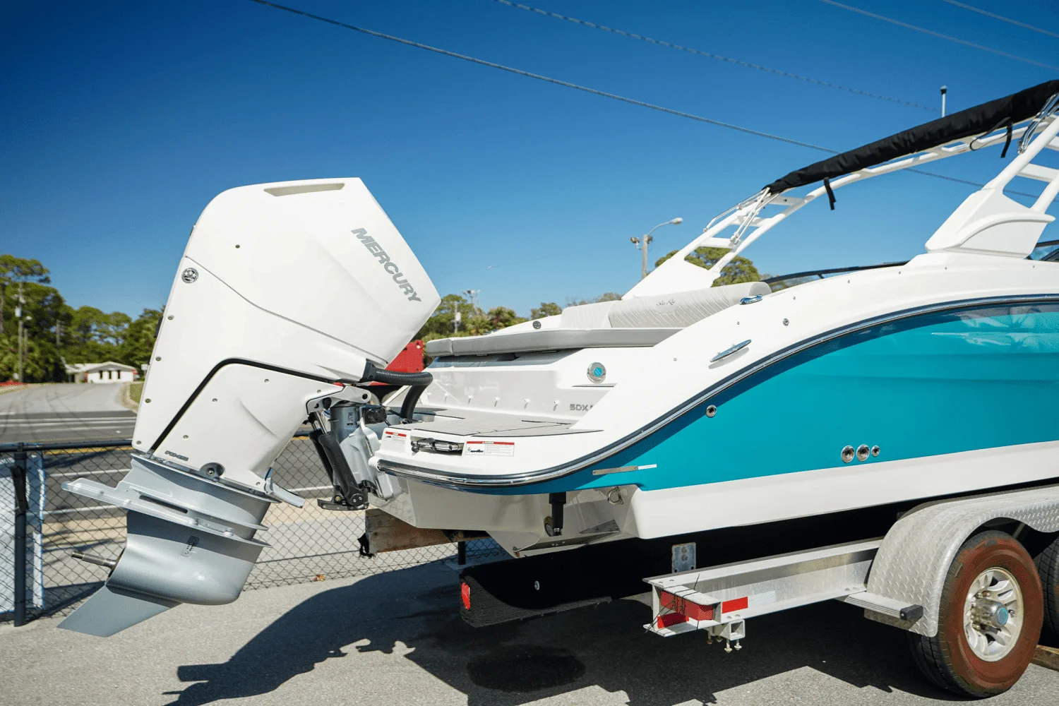 2025 Sea Ray SDX 270 Outboard Image Thumbnail #2