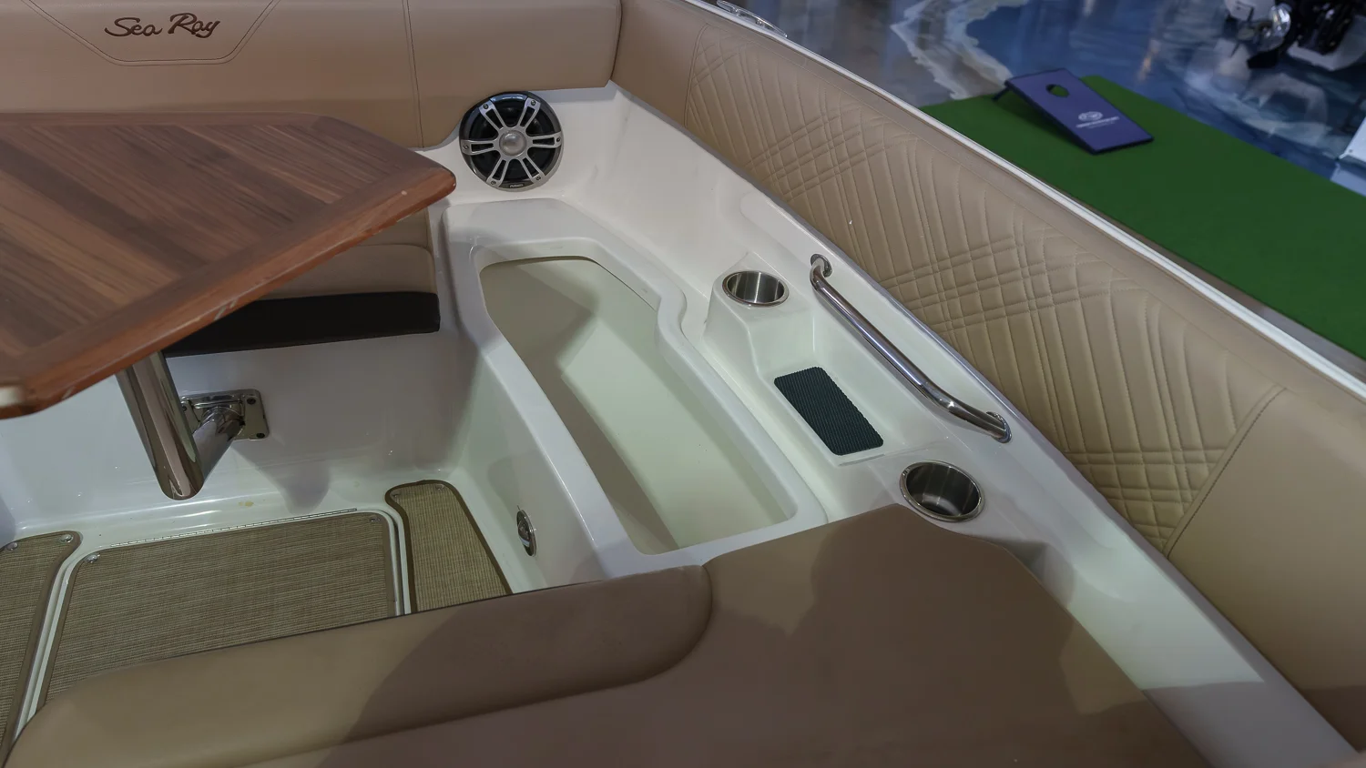 2025 Sea Ray SDX 270 Outboard Image Thumbnail #7