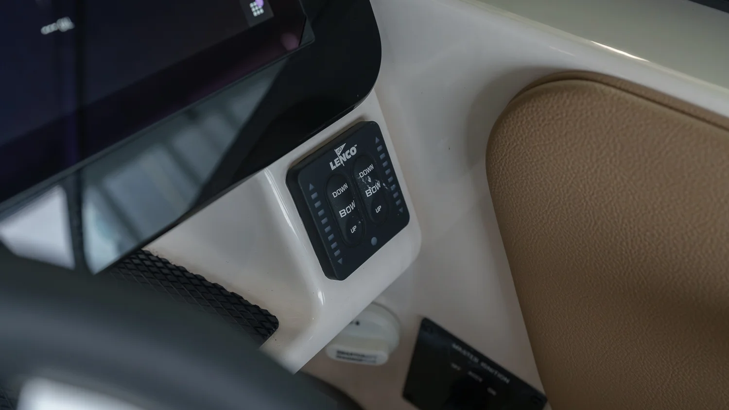 2025 Sea Ray SDX 270 Outboard Image Thumbnail #18