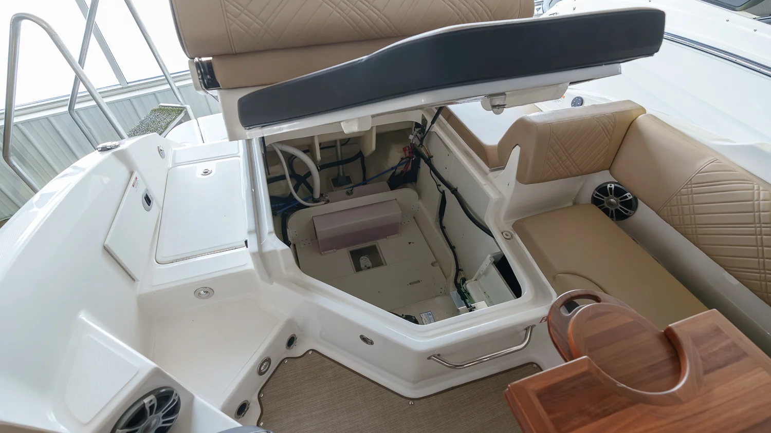 2025 Sea Ray SDX 270 Outboard Image Thumbnail #25