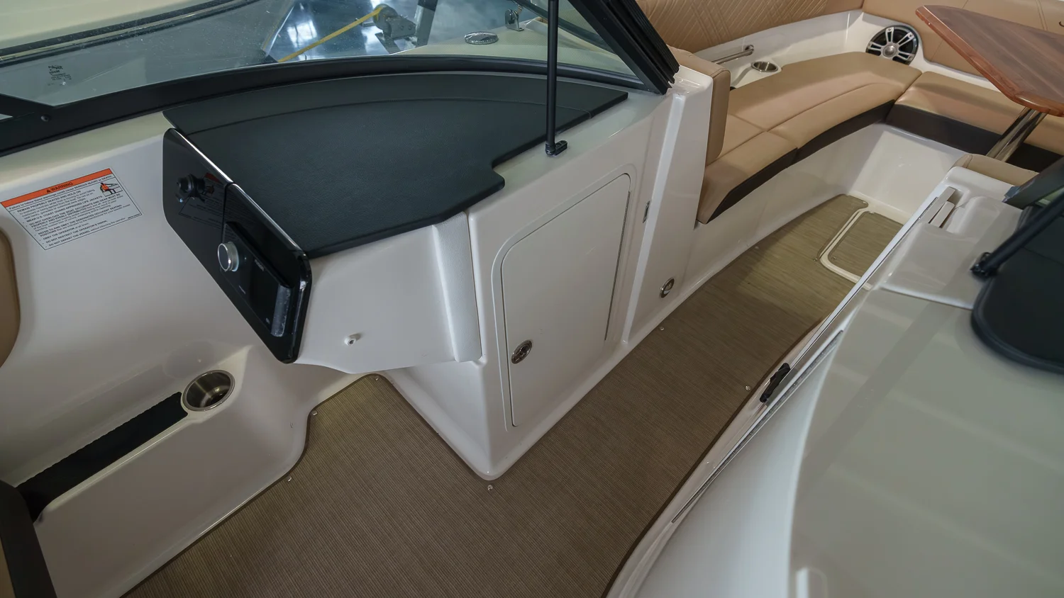 2025 Sea Ray SDX 270 Outboard Image Thumbnail #8