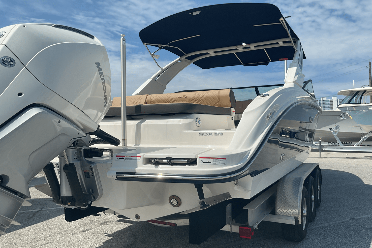 2025 Sea Ray SDX 270 Outboard Image Thumbnail #3