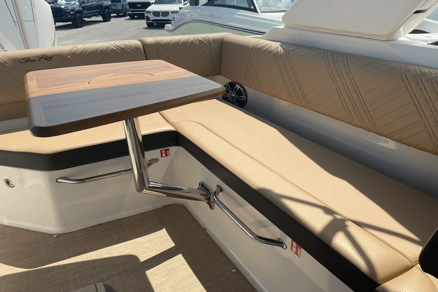 2025 Sea Ray SDX 270 Outboard Image Thumbnail #9