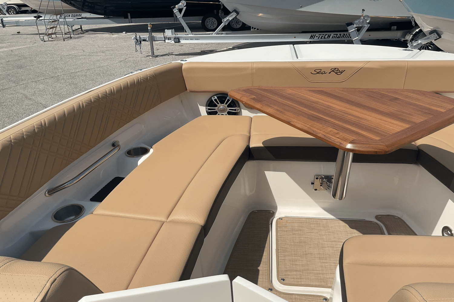 2025 Sea Ray SDX 270 Outboard Image Thumbnail #13