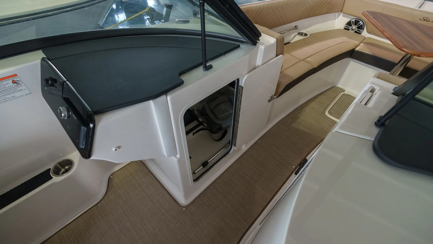 2025 Sea Ray SDX 270 Outboard Image Thumbnail #9