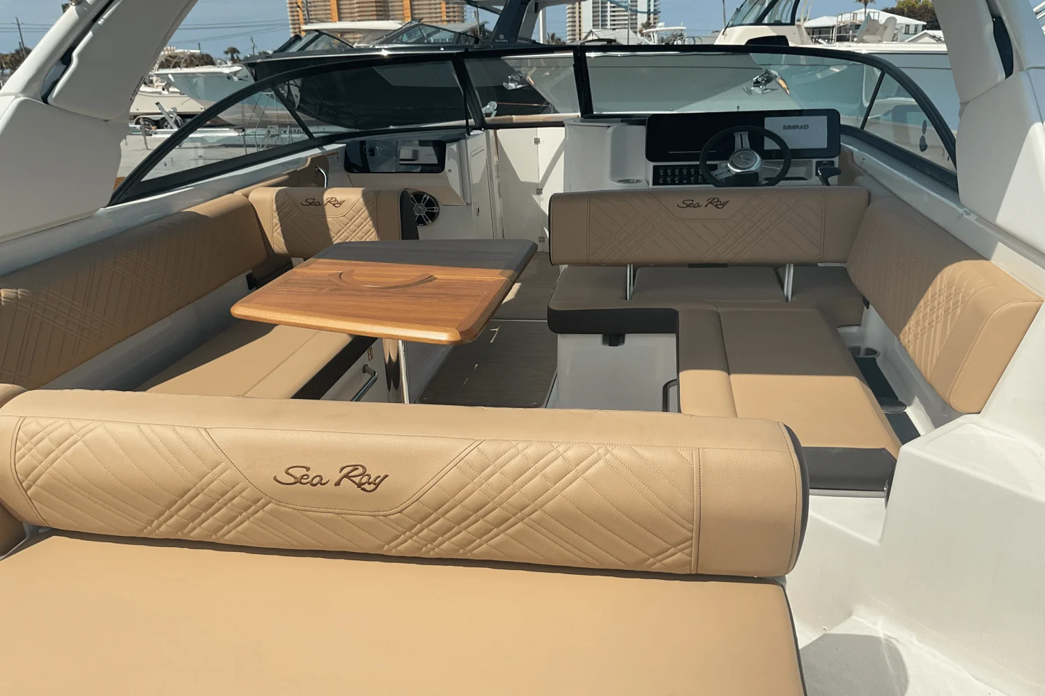 2025 Sea Ray SDX 270 Outboard Image Thumbnail #5