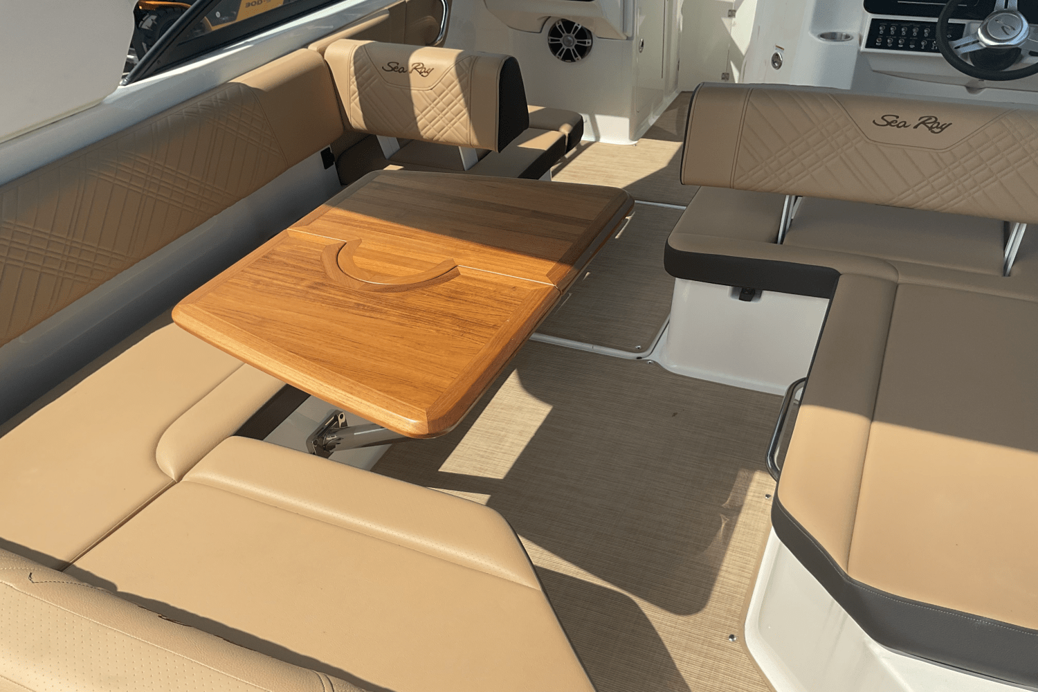 2025 Sea Ray SDX 270 Outboard Image Thumbnail #6