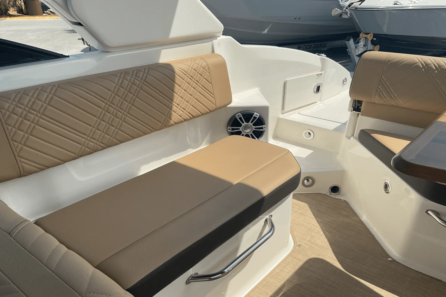 2025 Sea Ray SDX 270 Outboard Image Thumbnail #10