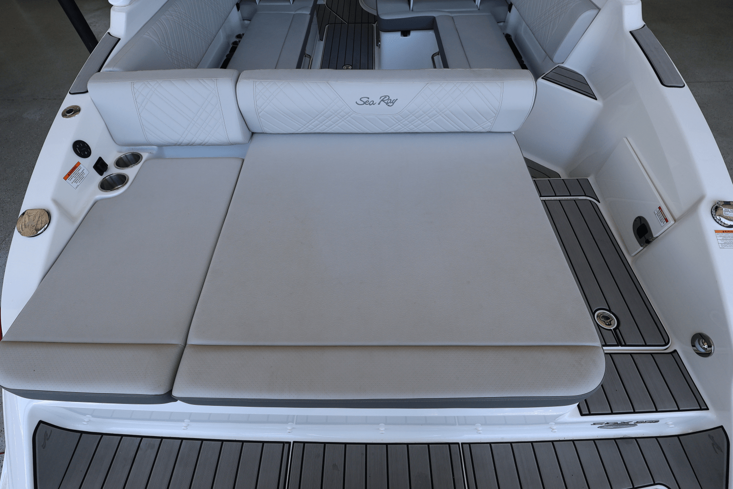 2025 Sea Ray SDX 270 Outboard Image Thumbnail #12