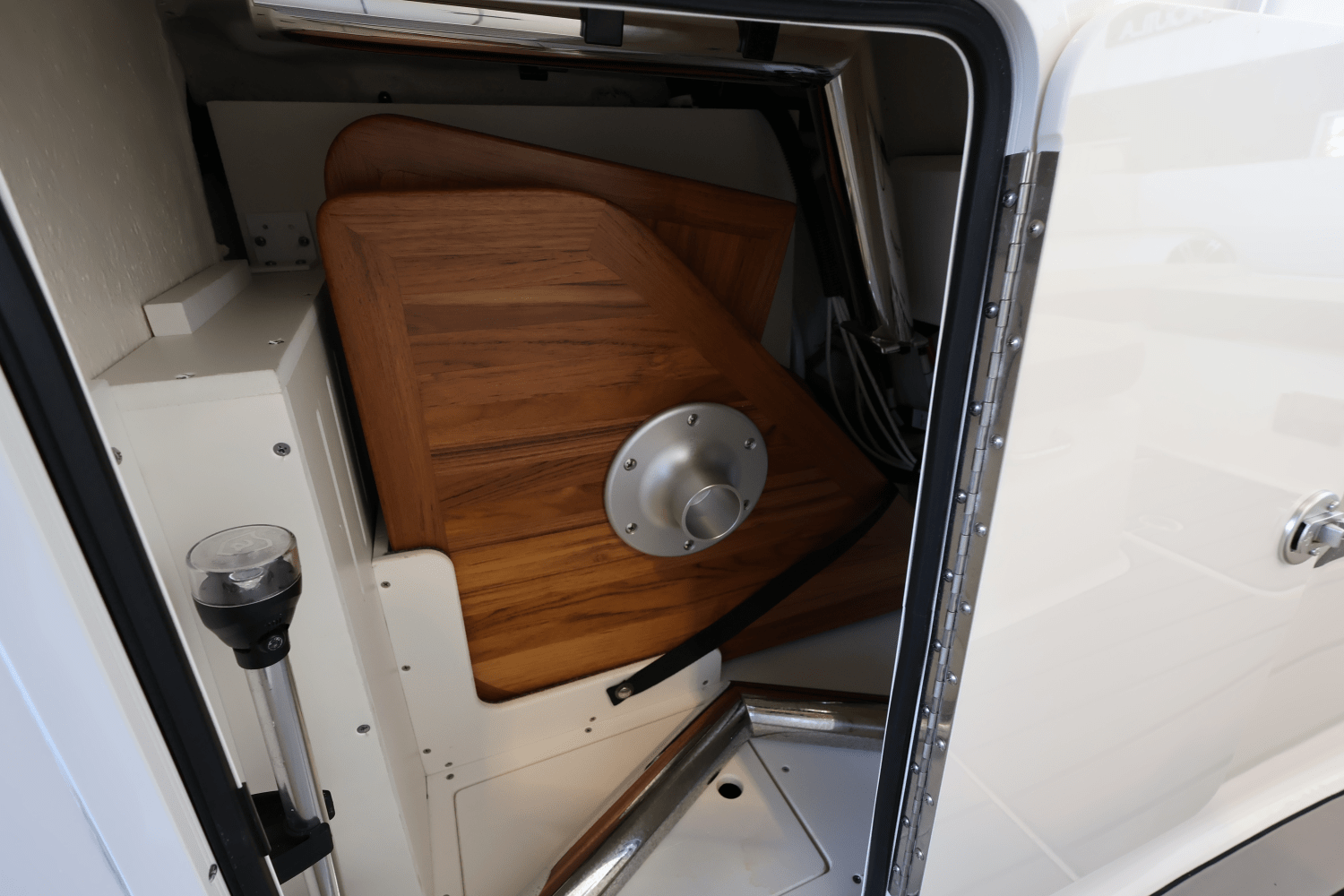 2025 Sea Ray SDX 270 Outboard Image Thumbnail #38