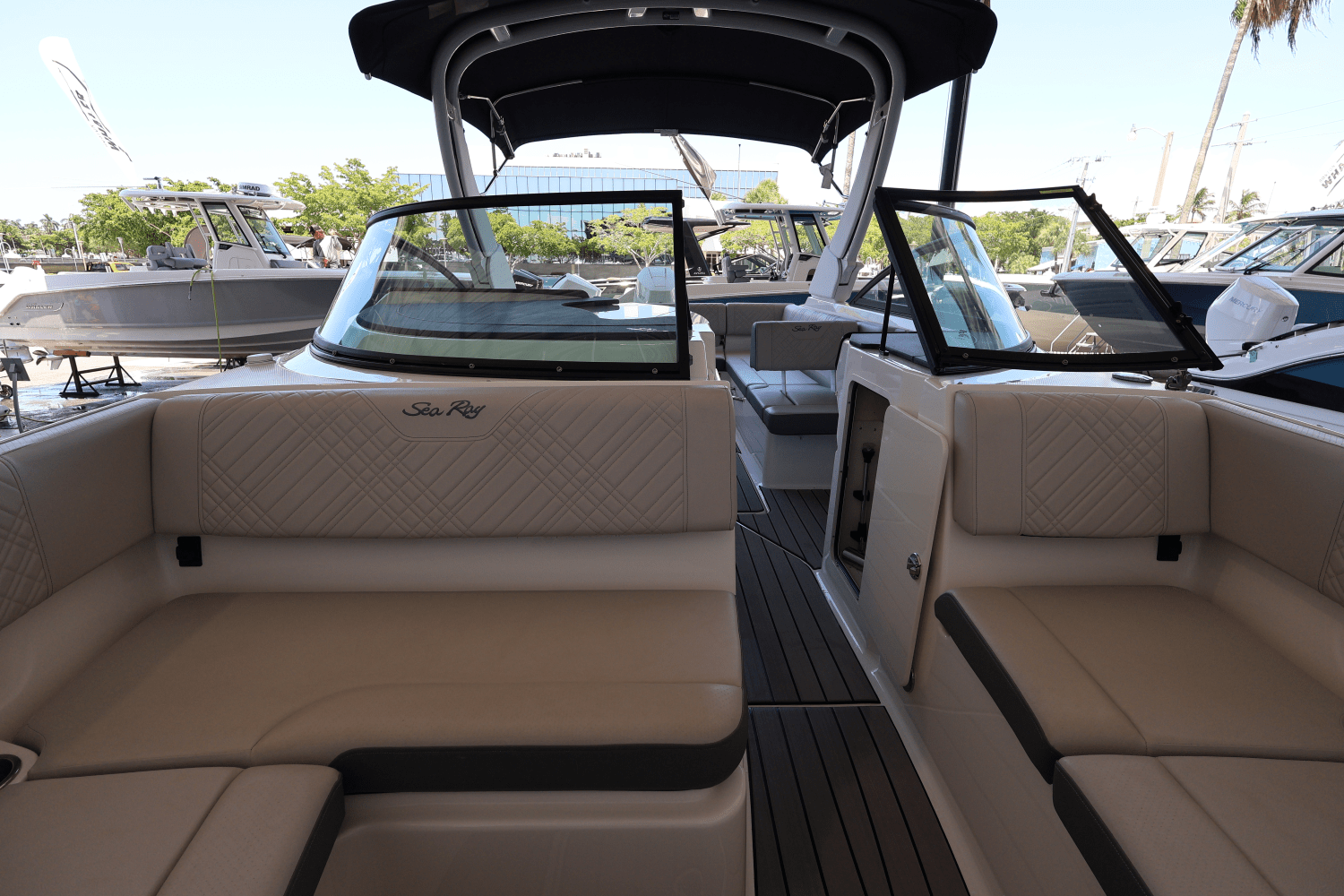 2025 Sea Ray SDX 270 Outboard Image Thumbnail #45