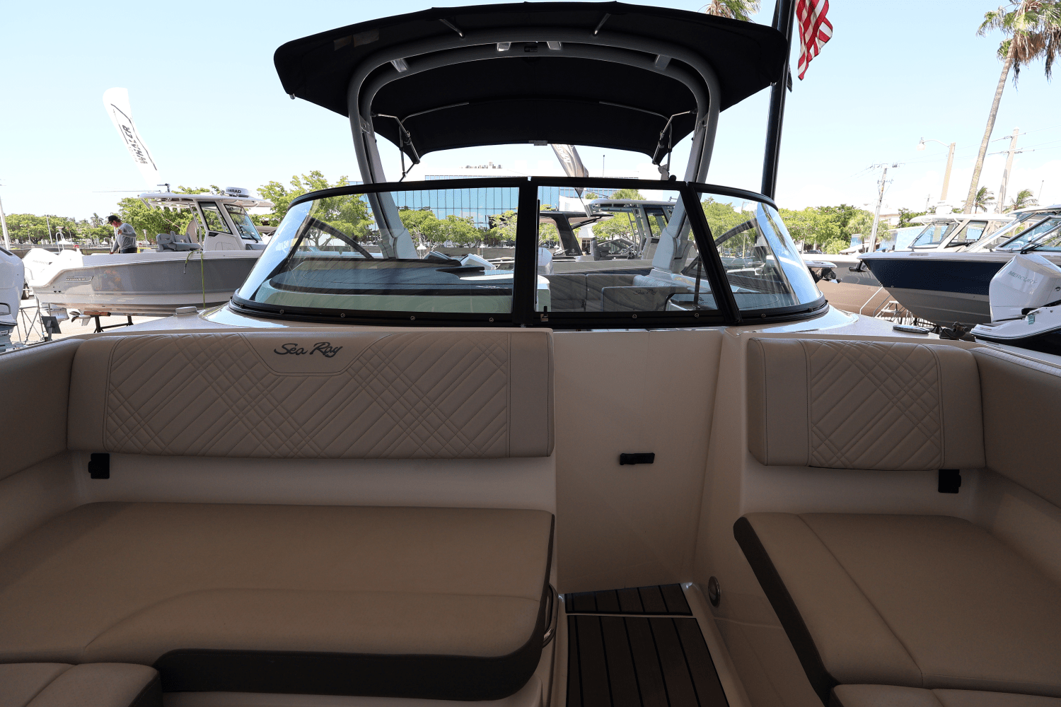2025 Sea Ray SDX 270 Outboard Image Thumbnail #46