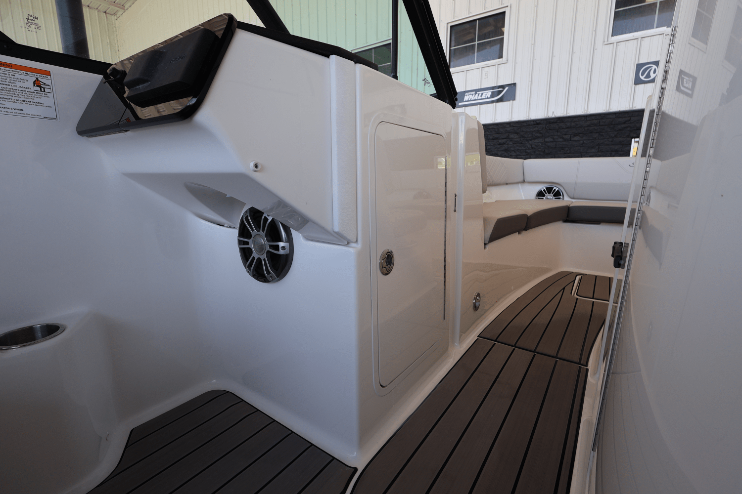 2025 Sea Ray SDX 270 Outboard Image Thumbnail #36