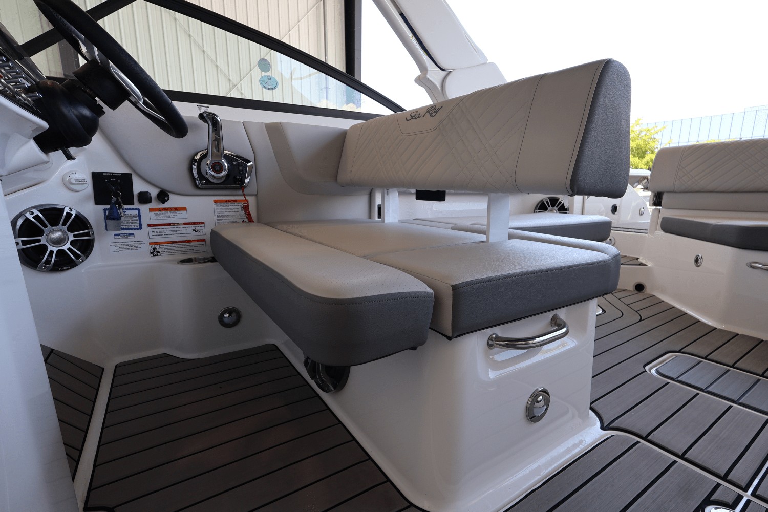 2025 Sea Ray SDX 270 Outboard Image Thumbnail #22