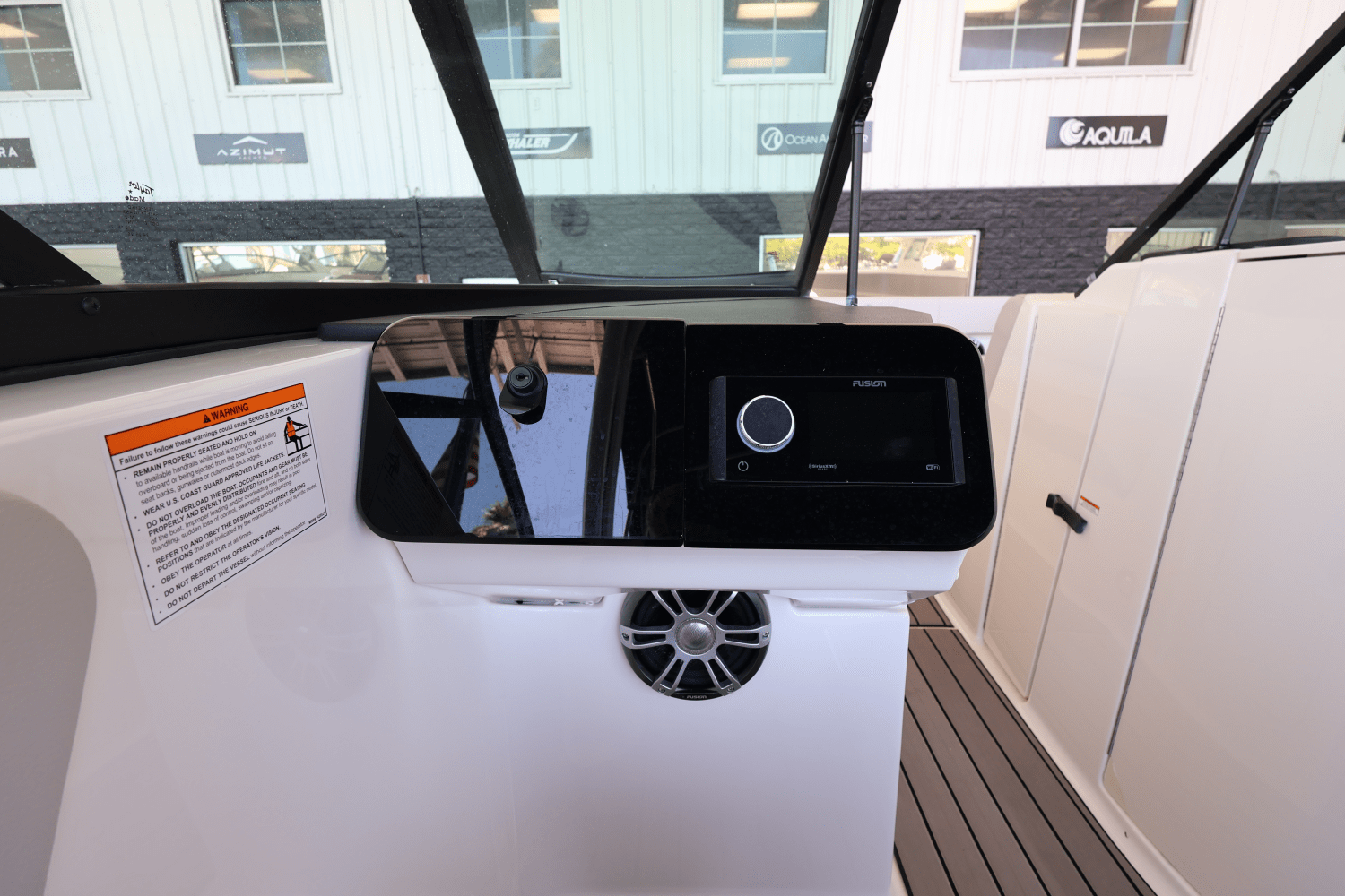 2025 Sea Ray SDX 270 Outboard Image Thumbnail #21