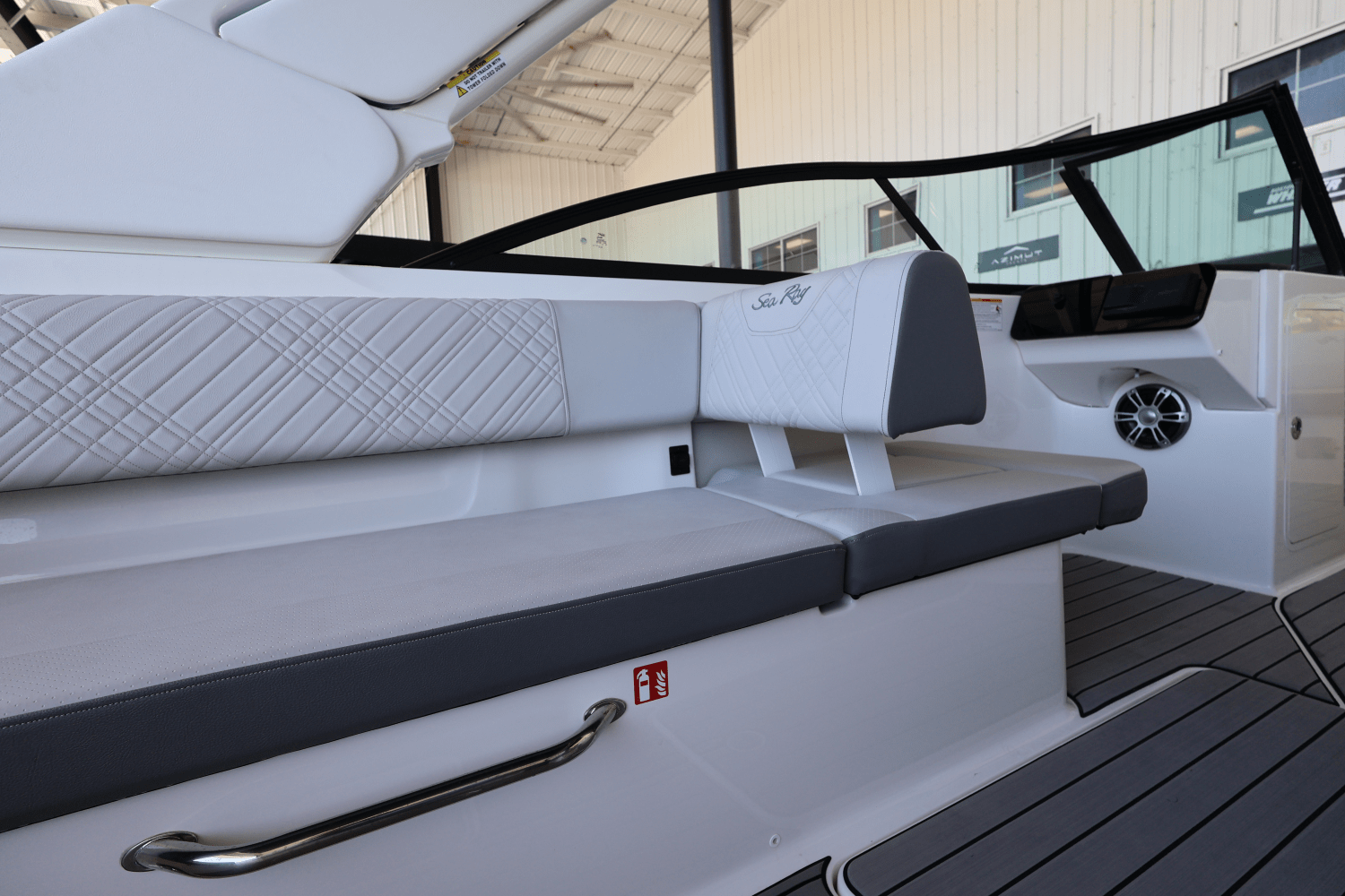 2025 Sea Ray SDX 270 Outboard Image Thumbnail #15