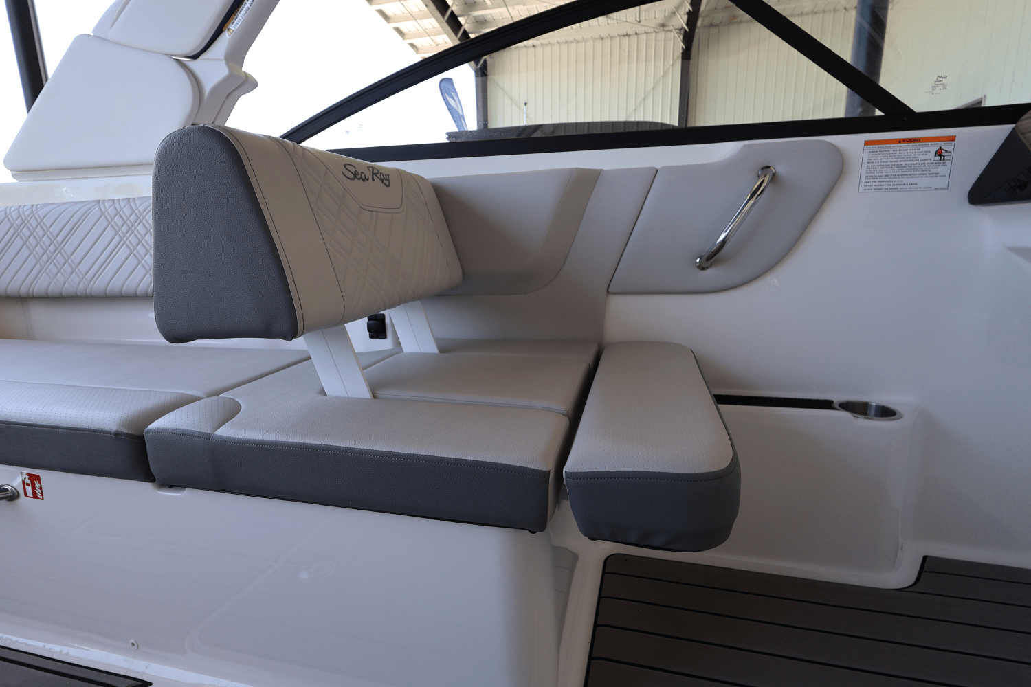 2025 Sea Ray SDX 270 Outboard Image Thumbnail #17