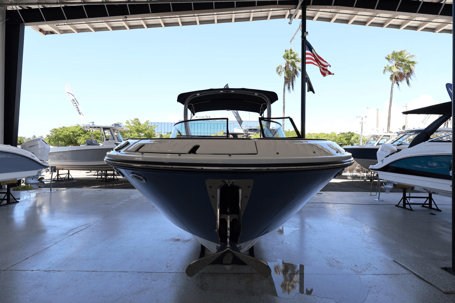2025 Sea Ray SDX 270 Outboard Image Thumbnail #3