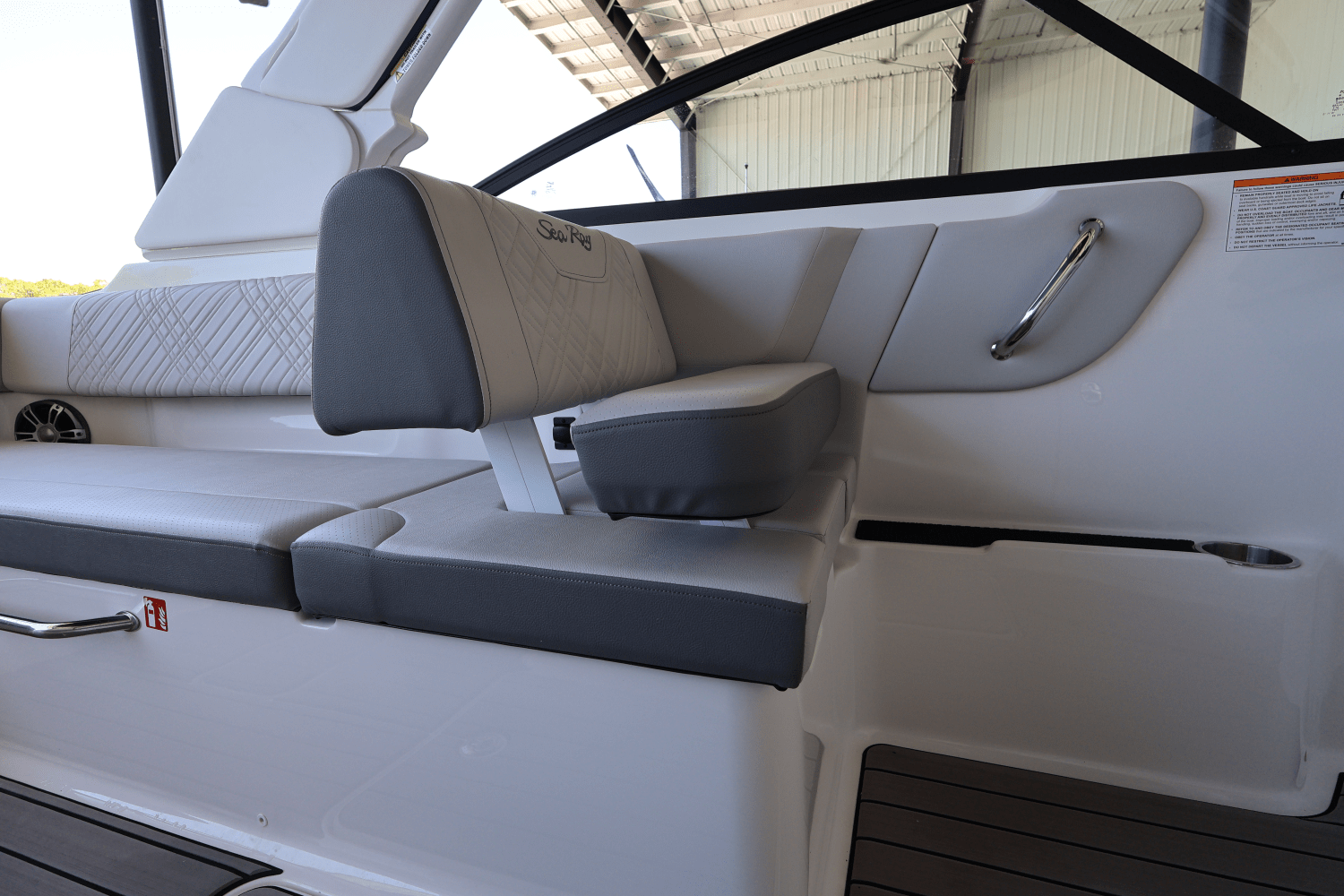 2025 Sea Ray SDX 270 Outboard Image Thumbnail #18