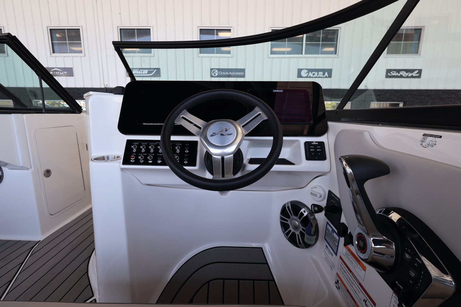 2025 Sea Ray SDX 270 Outboard Image Thumbnail #25