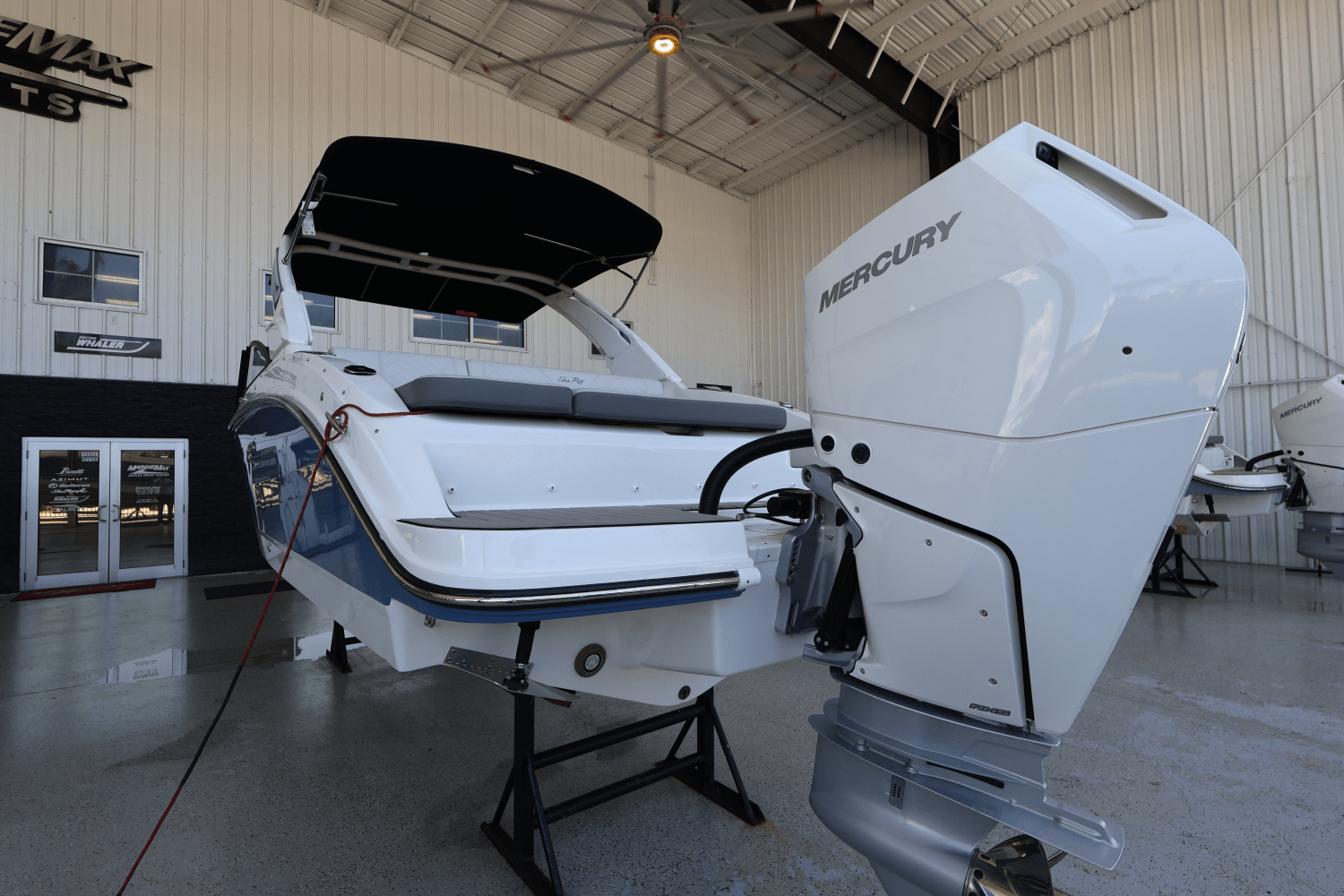 2025 Sea Ray SDX 270 Outboard Image Thumbnail #8