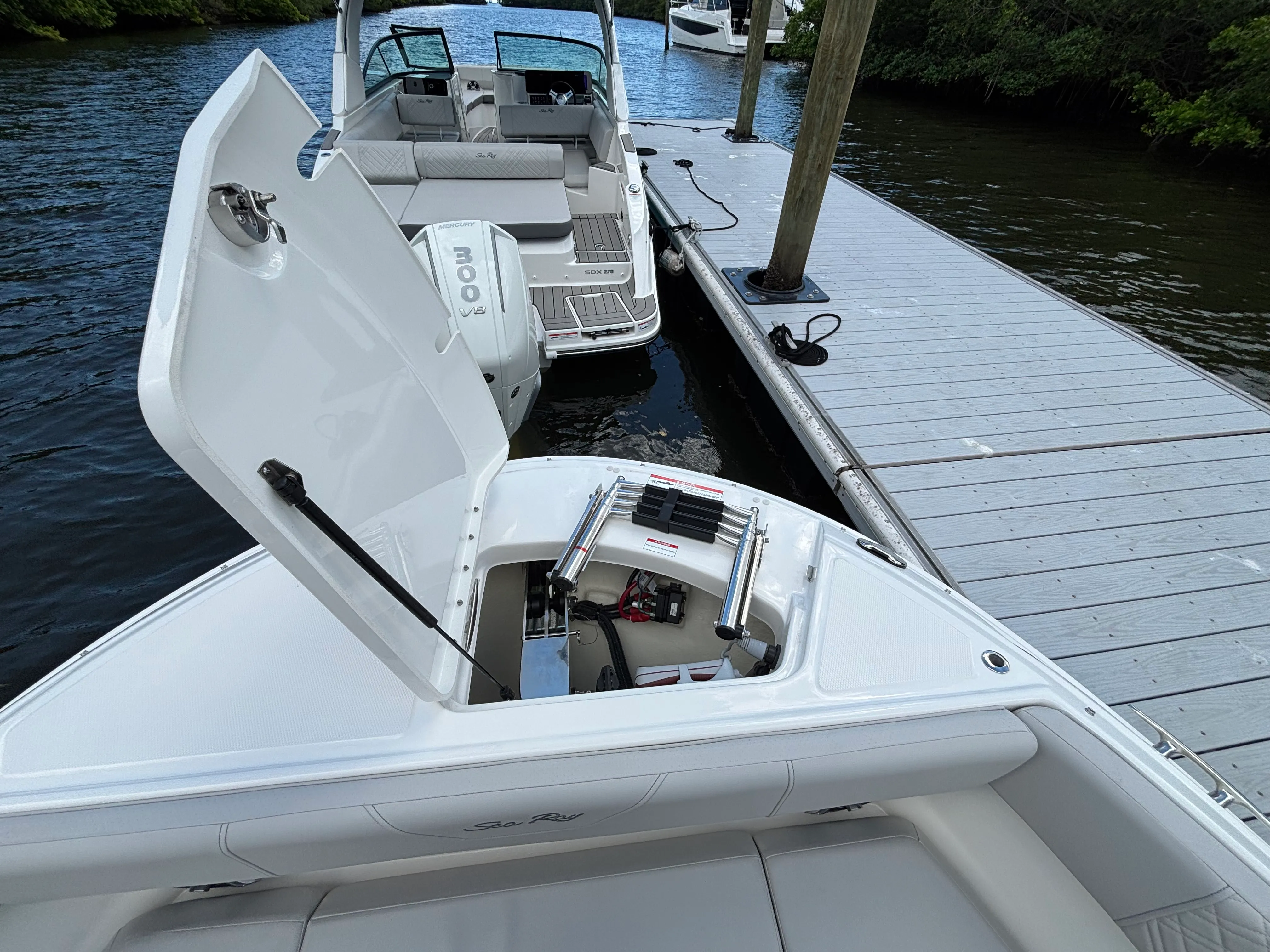 2025 Sea Ray SDX 270 Outboard Image Thumbnail #18