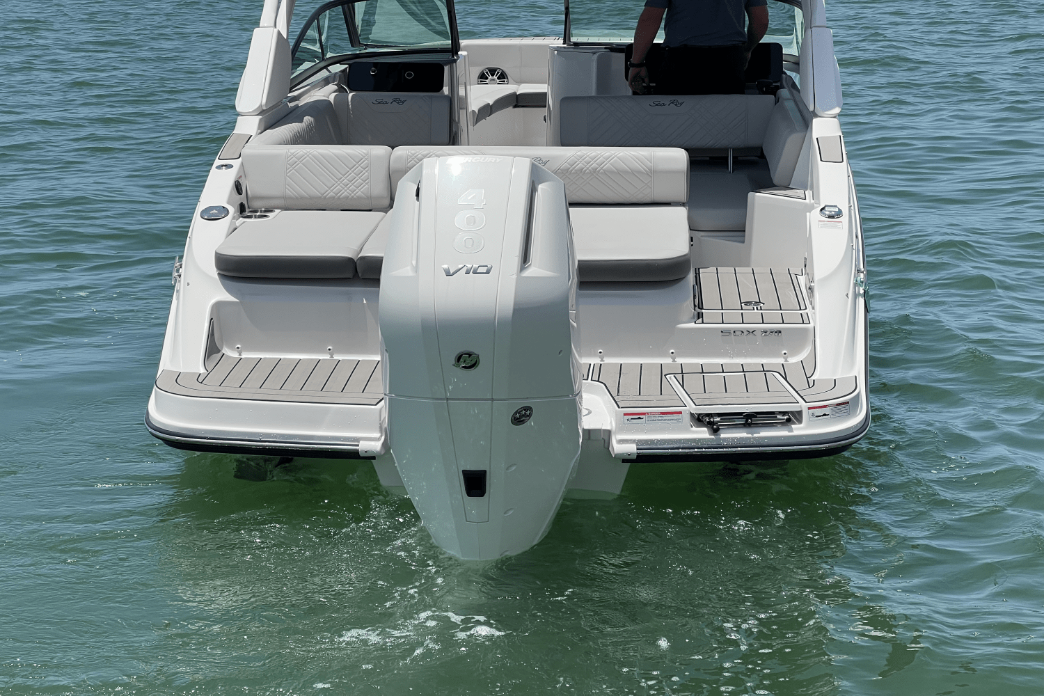2025 Sea Ray SDX 270 Outboard Image Thumbnail #6