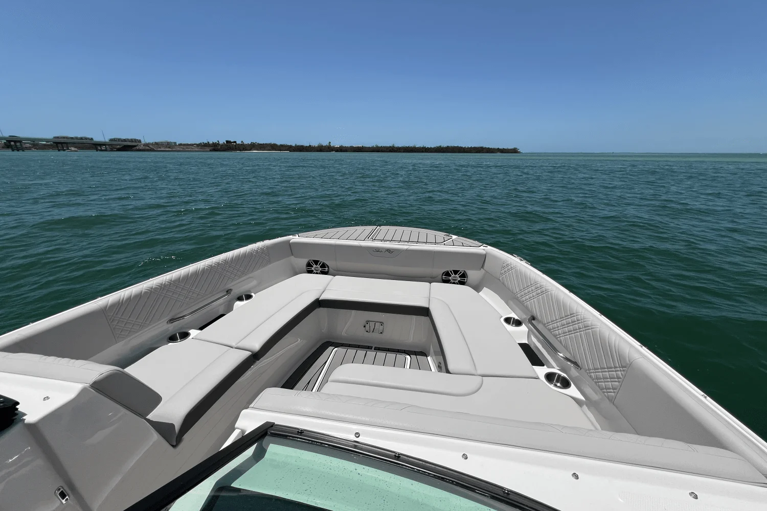 2025 Sea Ray SDX 270 Outboard Image Thumbnail #7