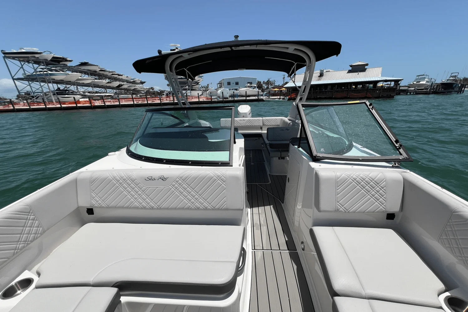 2025 Sea Ray SDX 270 Outboard Image Thumbnail #13