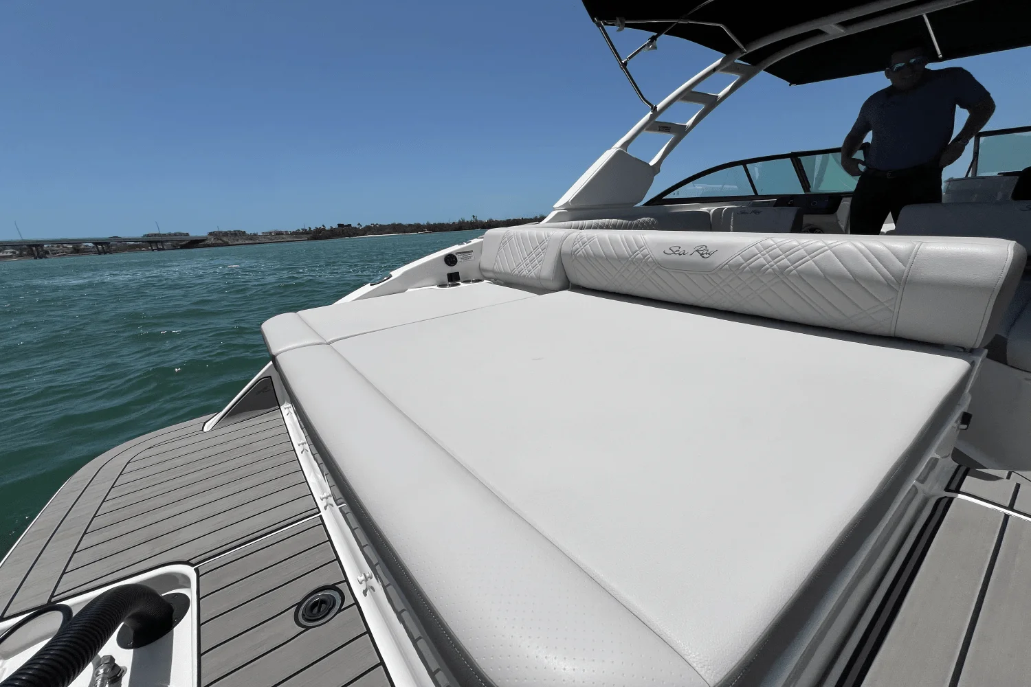 2025 Sea Ray SDX 270 Outboard Image Thumbnail #25