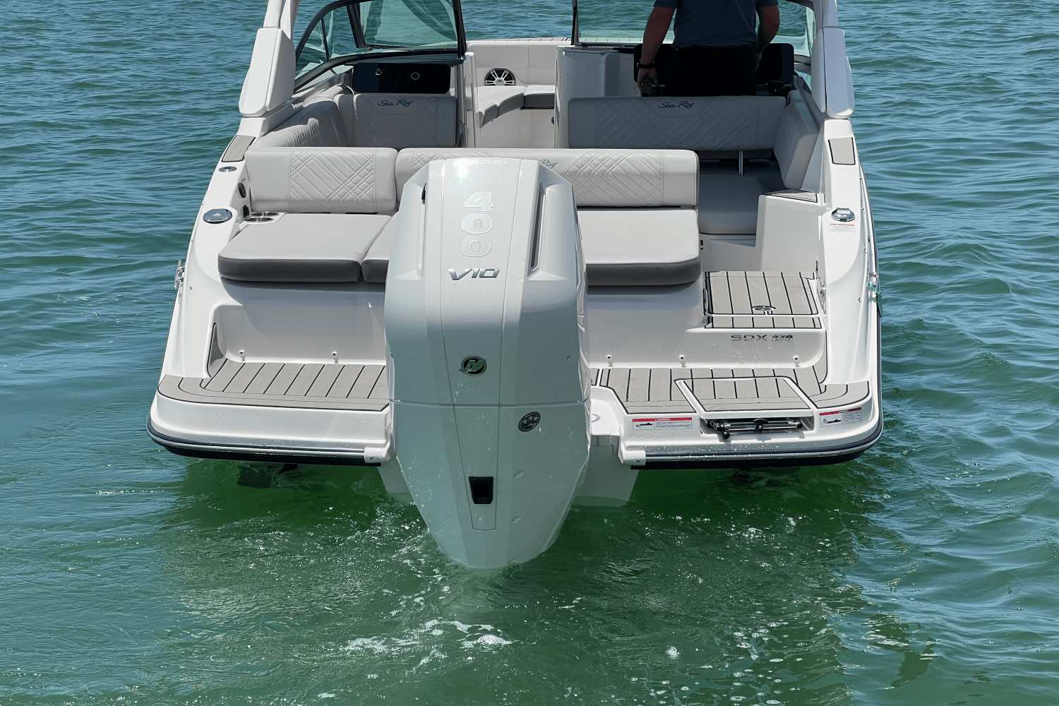 2025 Sea Ray SDX 270 Outboard Image Thumbnail #6