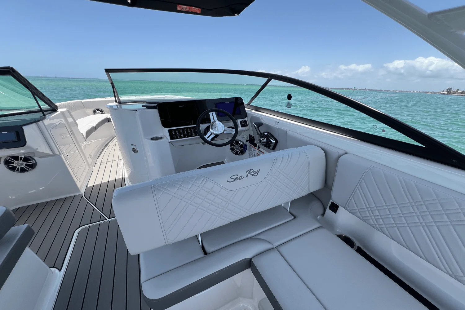 2025 Sea Ray SDX 270 Outboard Image Thumbnail #27