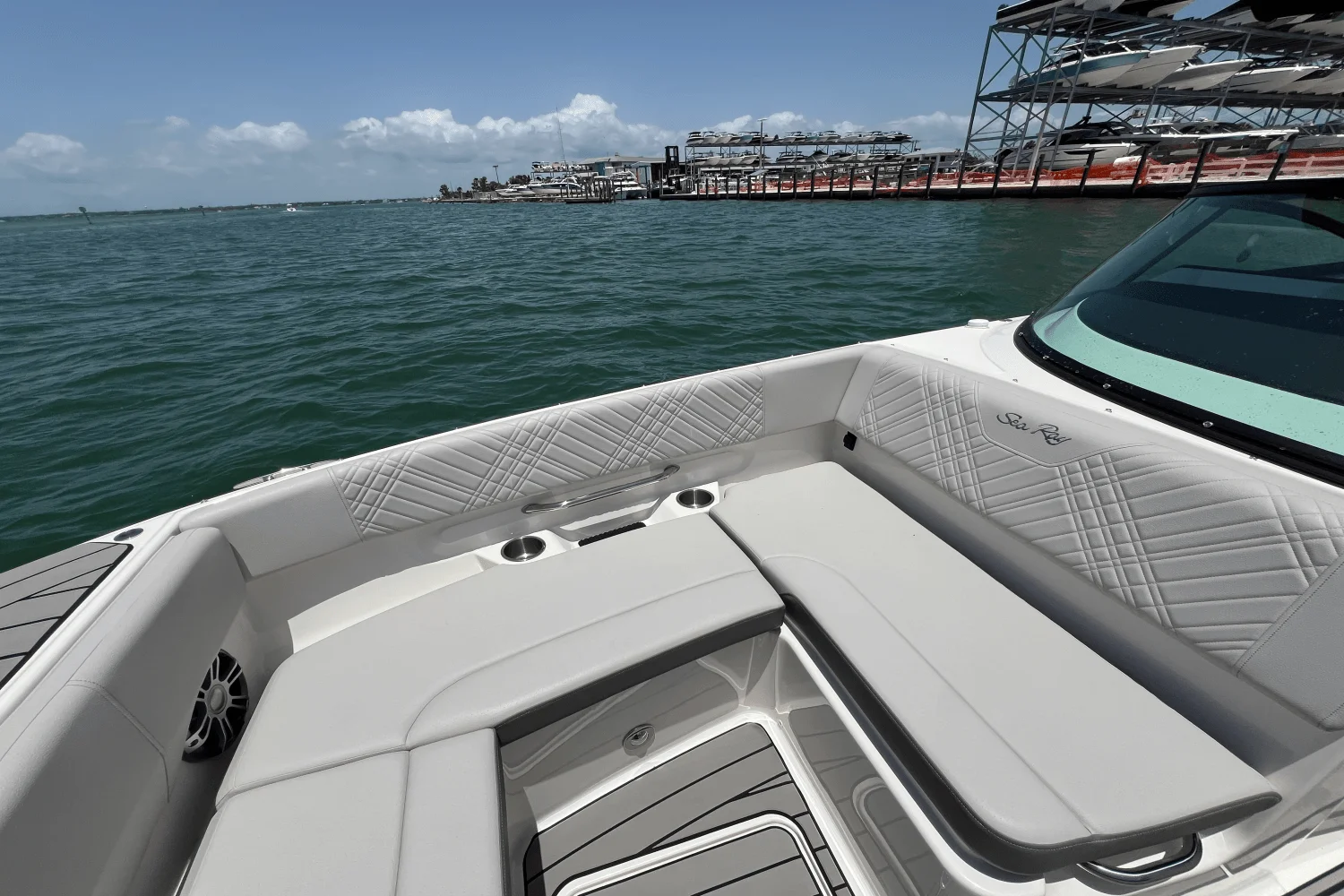 2025 Sea Ray SDX 270 Outboard Image Thumbnail #11