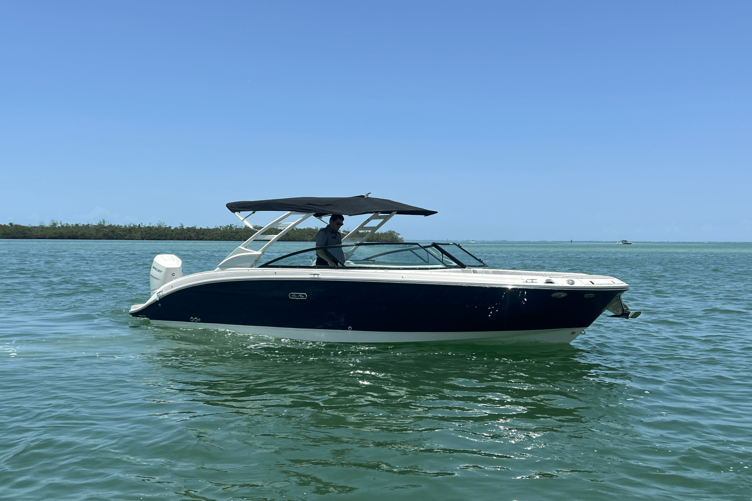 2025 Sea Ray SDX 270 Outboard Image Thumbnail #1