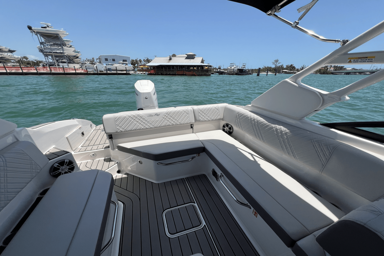 2025 Sea Ray SDX 270 Outboard Image Thumbnail #19