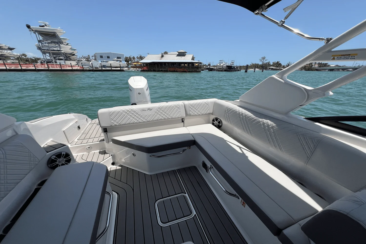 2025 Sea Ray SDX 270 Outboard Image Thumbnail #19