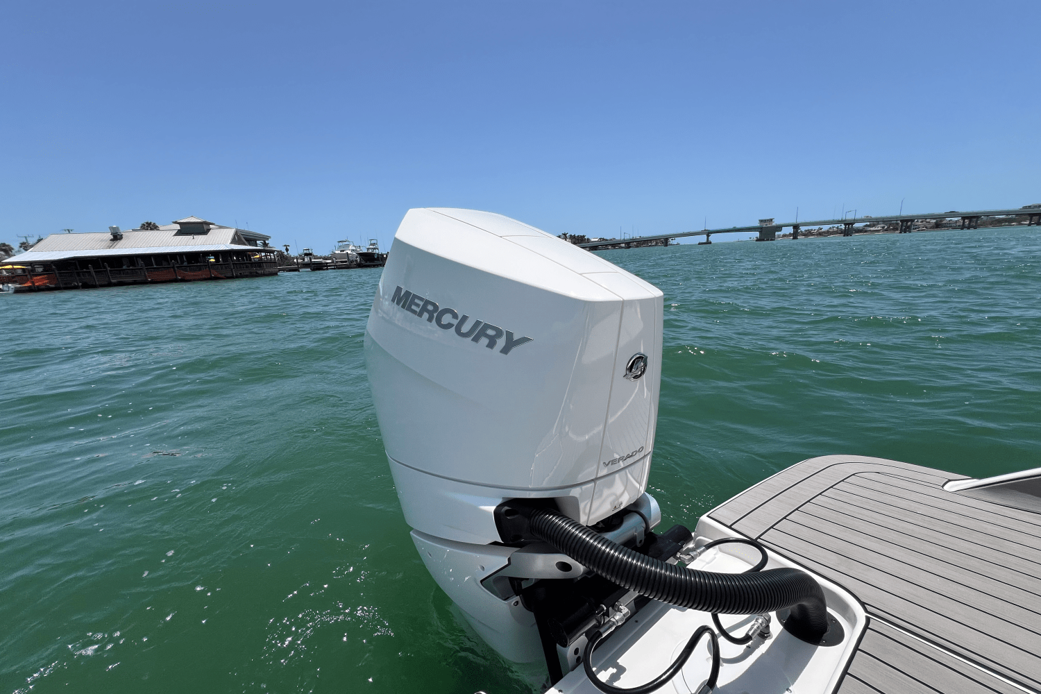 2025 Sea Ray SDX 270 Outboard Image Thumbnail #24