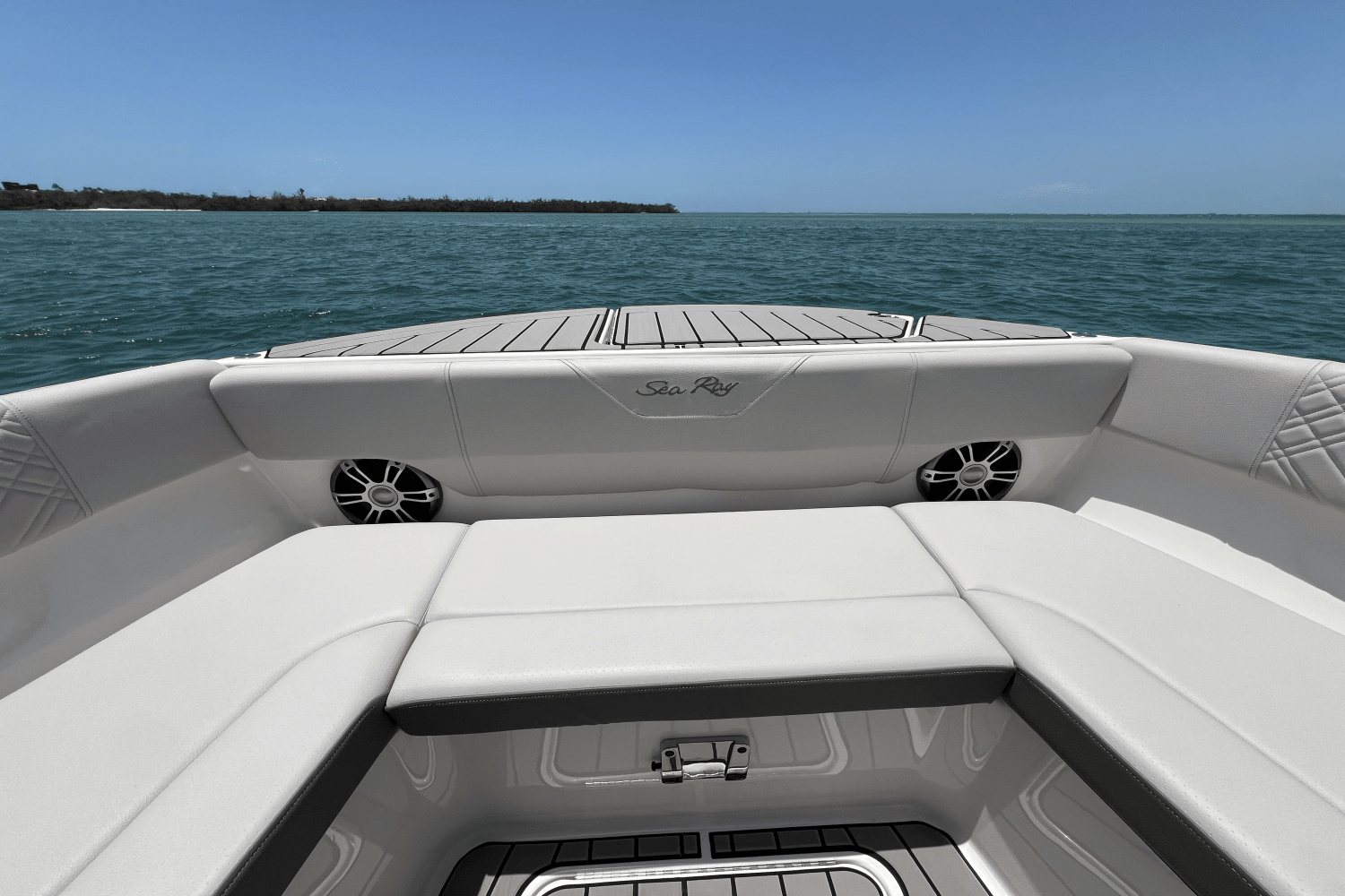 2025 Sea Ray SDX 270 Outboard Image Thumbnail #10