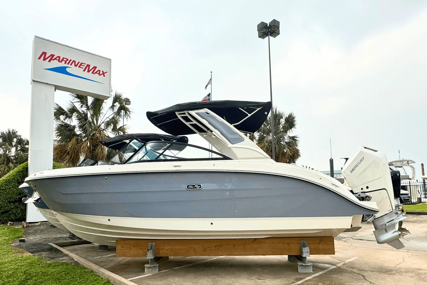 2025 Sea Ray SDX 270 Outboard Image Thumbnail #0