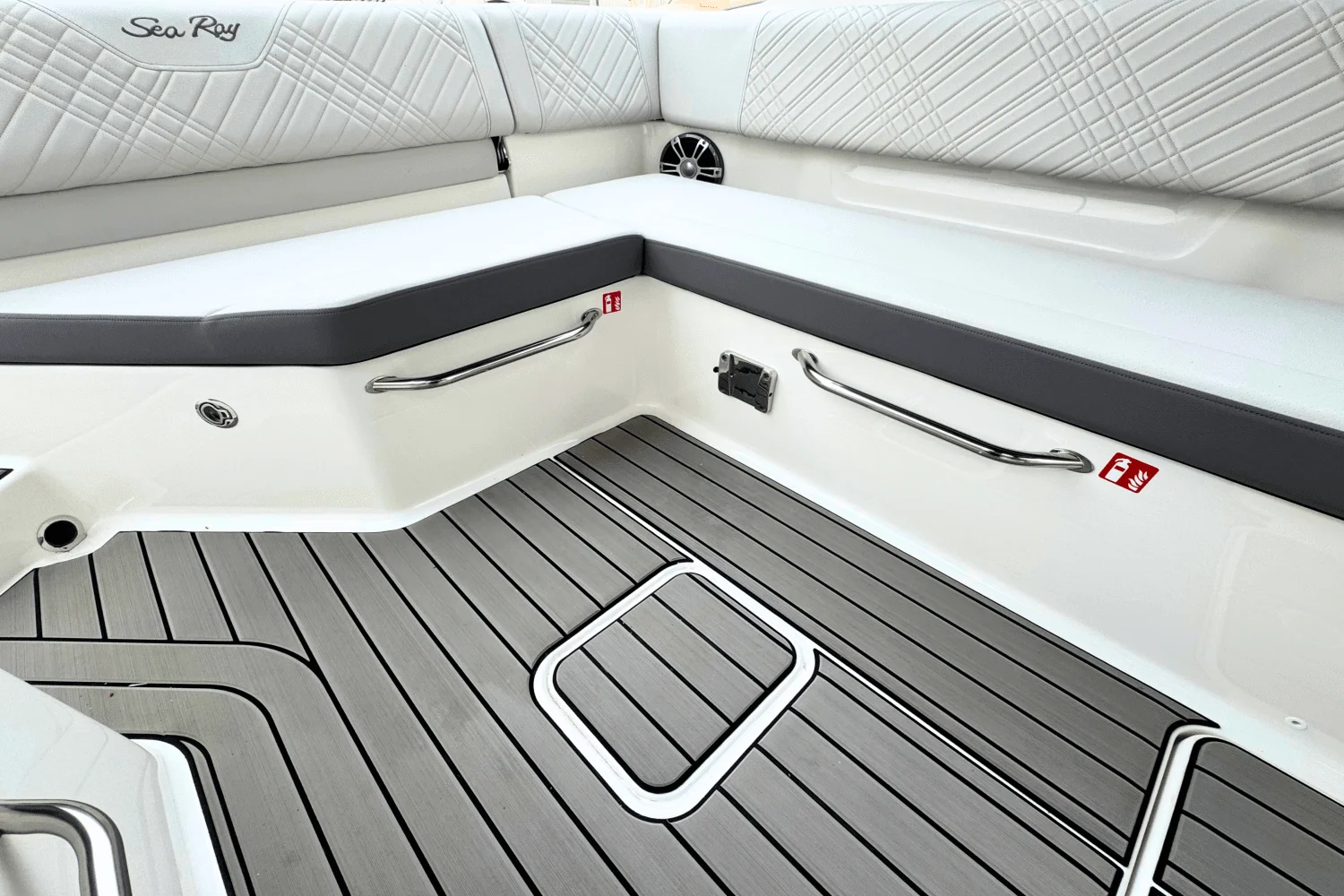 2025 Sea Ray SDX 270 Outboard Image Thumbnail #13