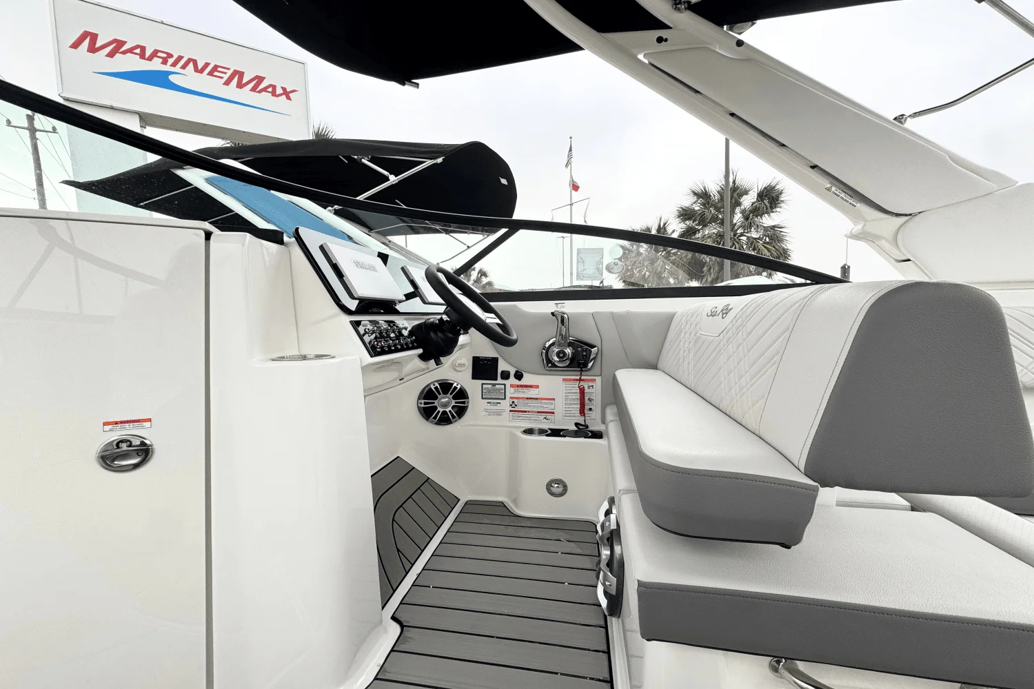 2025 Sea Ray SDX 270 Outboard Image Thumbnail #1