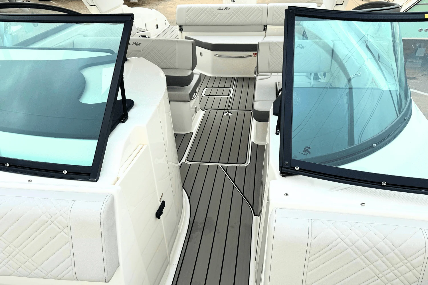 2025 Sea Ray SDX 270 Outboard Image Thumbnail #6